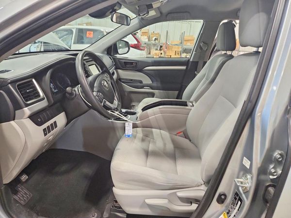 2018 TOYOTA HIGHLANDER LE/LE Plus