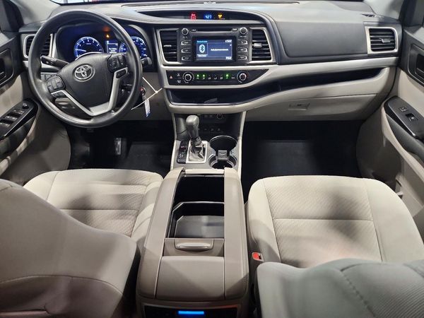 2018 TOYOTA HIGHLANDER LE/LE Plus