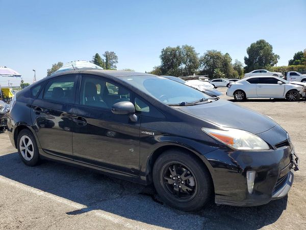 2015 TOYOTA PRIUS