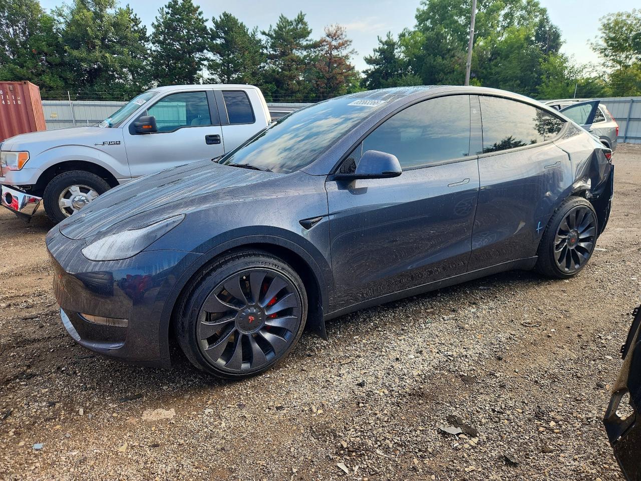 2023 TESLA MODEL Y — Front 3/4