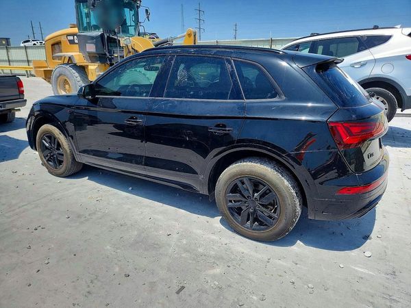 2023 AUDI Q5 S Line quattro Premium