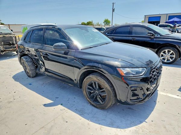 2023 AUDI Q5 S Line quattro Premium