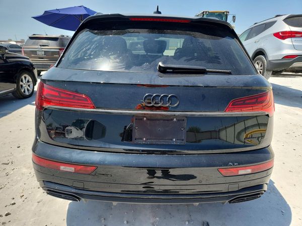 2023 AUDI Q5 S Line quattro Premium