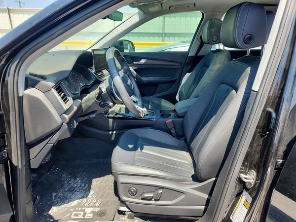 2023 AUDI Q5 S Line quattro Premium