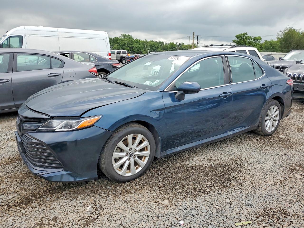 2018 TOYOTA CAMRY L/LE/SE/XLE — Front 3/4