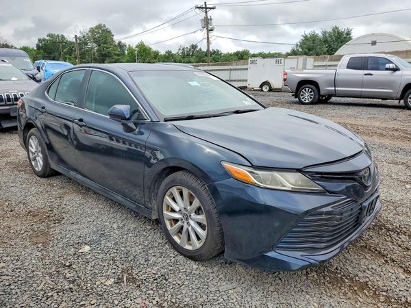 2018 TOYOTA CAMRY L/LE/SE/XLE — Passenger 3/4