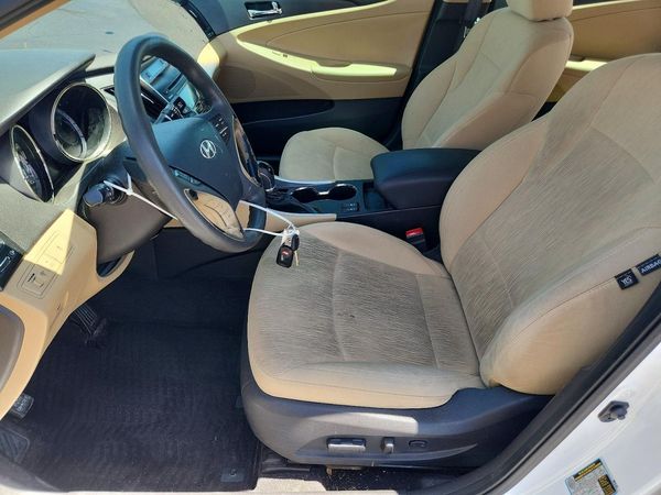 2013 HYUNDAI SONATA GLS/ GLS Popular — DENT