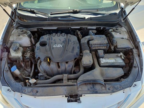 2013 HYUNDAI SONATA GLS/ GLS Popular — Engine bay