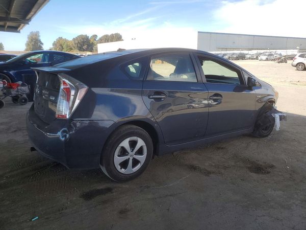 2015 TOYOTA PRIUS