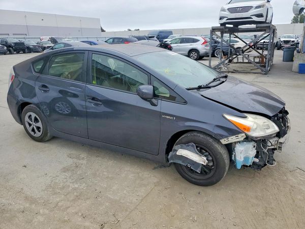 2015 TOYOTA PRIUS