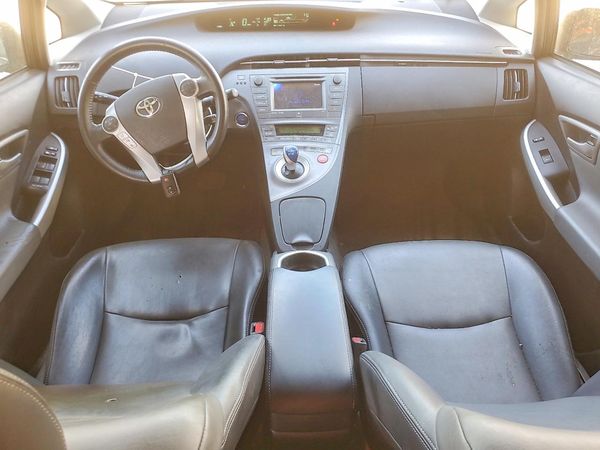 2015 TOYOTA PRIUS