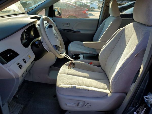 2014 TOYOTA SIENNA