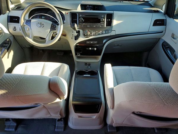 2014 TOYOTA SIENNA