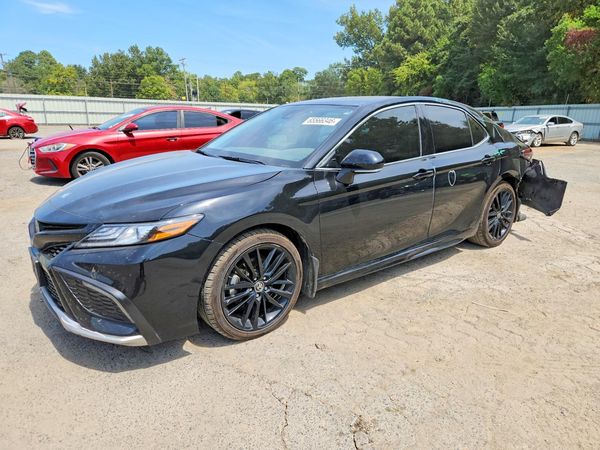2023 TOYOTA CAMRY