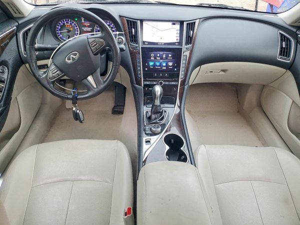 2016 INFINITI Q50