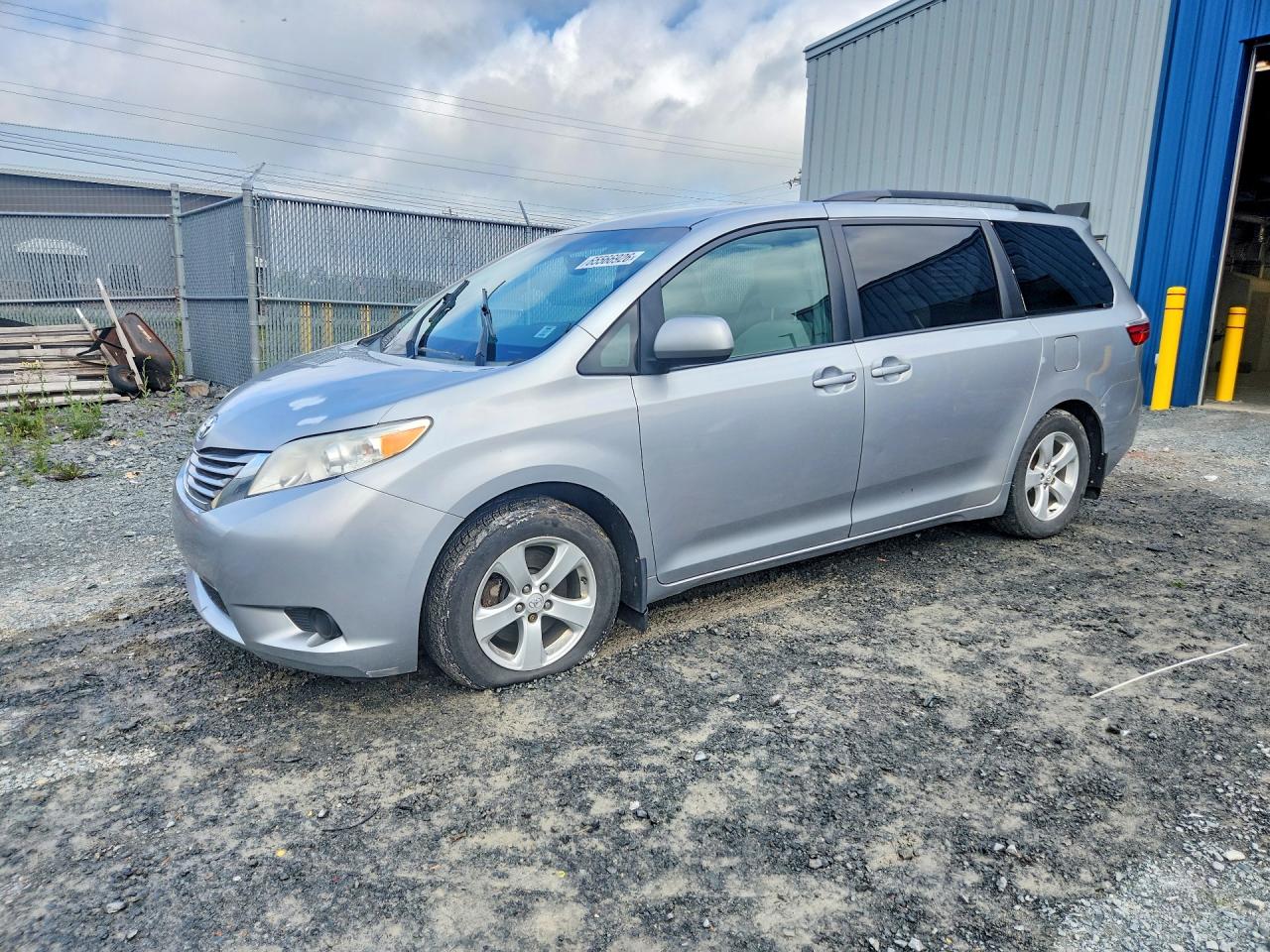 2015 TOYOTA SIENNA