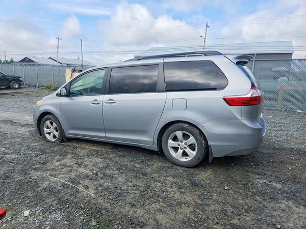 2015 TOYOTA SIENNA