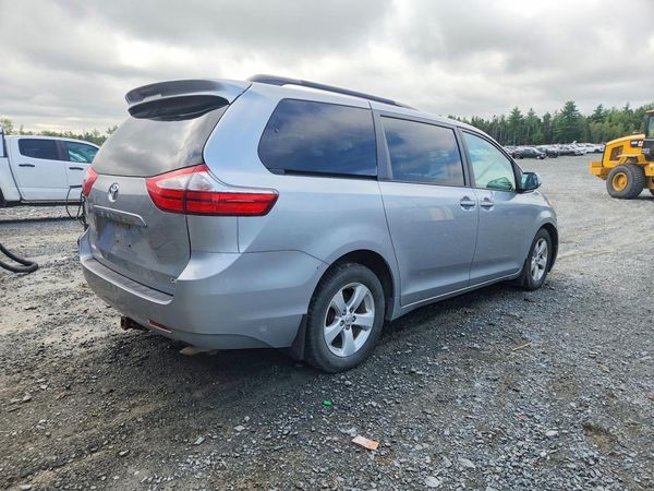 2015 TOYOTA SIENNA