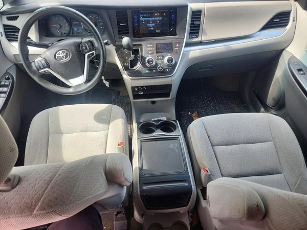 2015 TOYOTA SIENNA