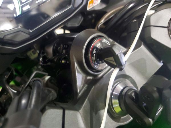 2025 KAWASAKI ZX1100