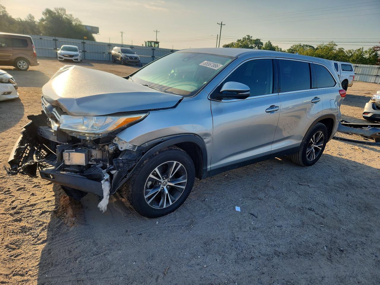 2019 TOYOTA HIGHLANDER LE/LE Plus
