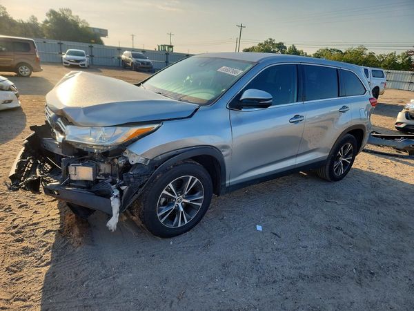 2019 TOYOTA HIGHLANDER LE/LE Plus