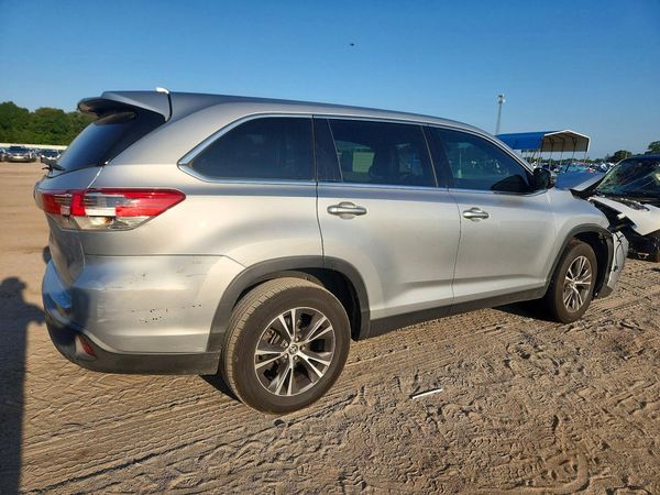 2019 TOYOTA HIGHLANDER LE/LE Plus