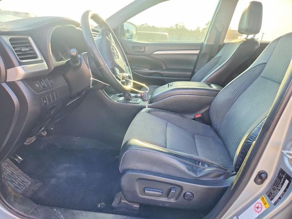 2019 TOYOTA HIGHLANDER LE/LE Plus