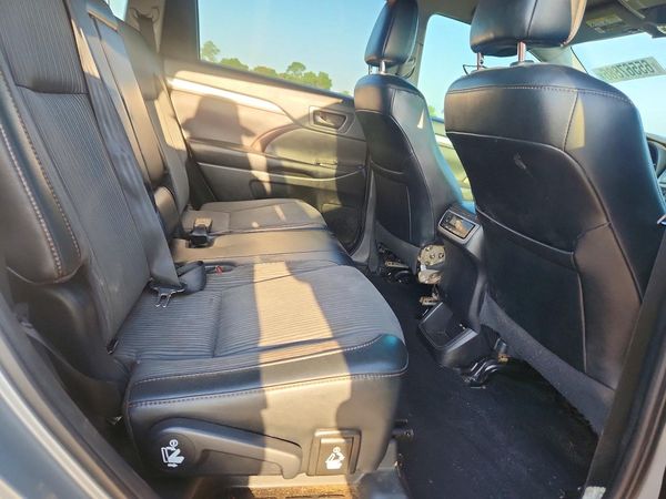 2019 TOYOTA HIGHLANDER LE/LE Plus