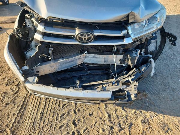 2019 TOYOTA HIGHLANDER LE/LE Plus