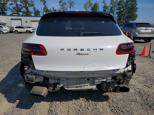 2017 PORSCHE MACAN