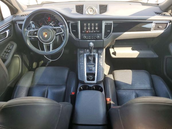 2017 PORSCHE MACAN