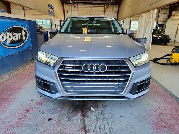 2018 AUDI Q7 quattro Prestige