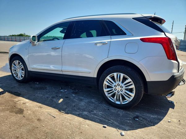 2017 CADILLAC XT5