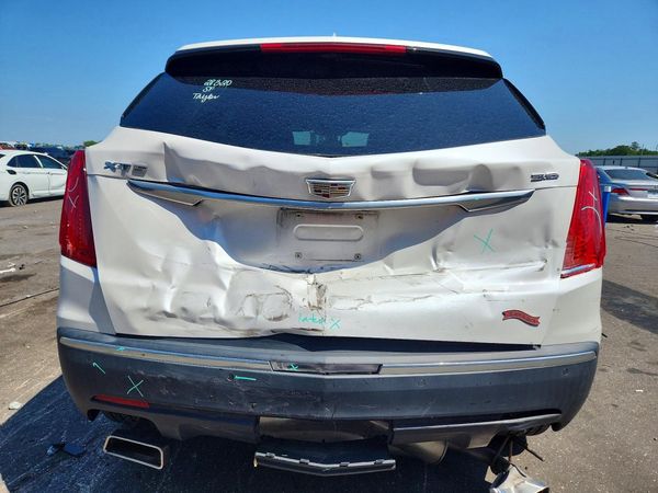 2017 CADILLAC XT5