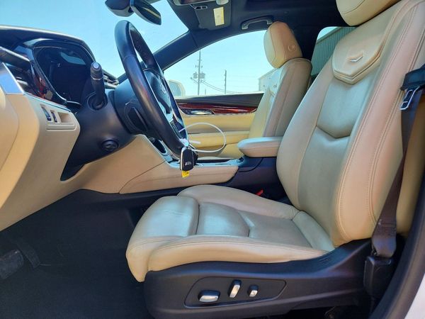 2017 CADILLAC XT5