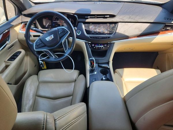 2017 CADILLAC XT5