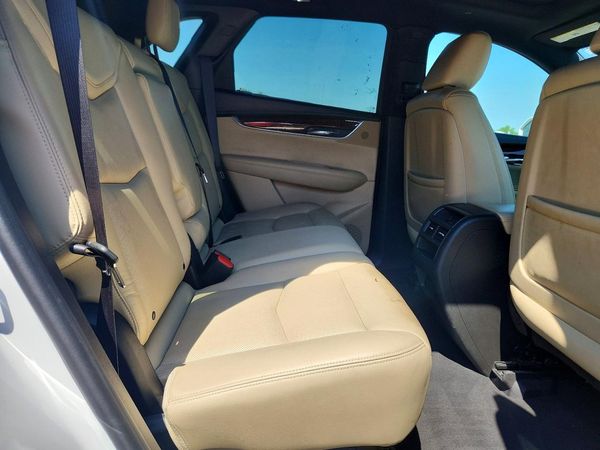2017 CADILLAC XT5