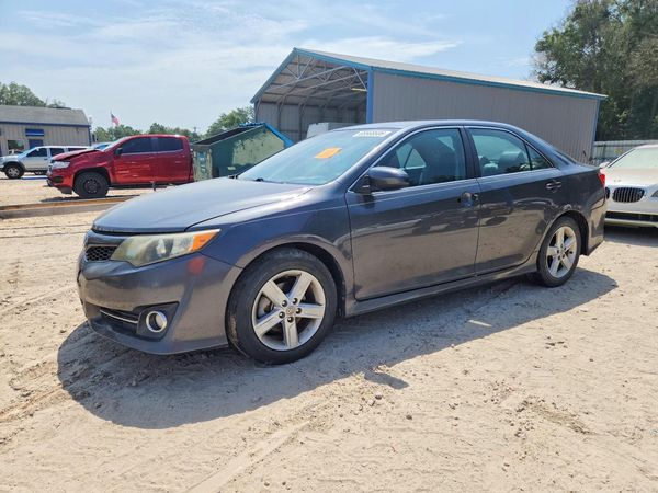 2012 TOYOTA CAMRY — Front 3/4