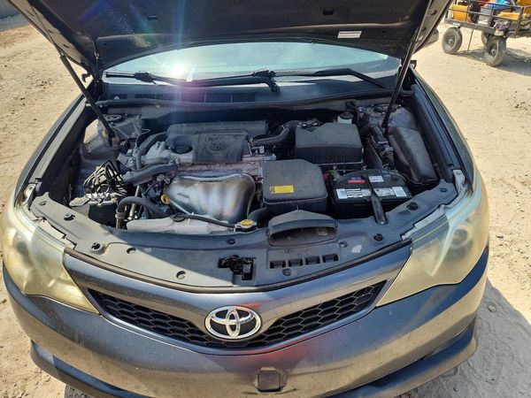 2012 TOYOTA CAMRY — Engine bay