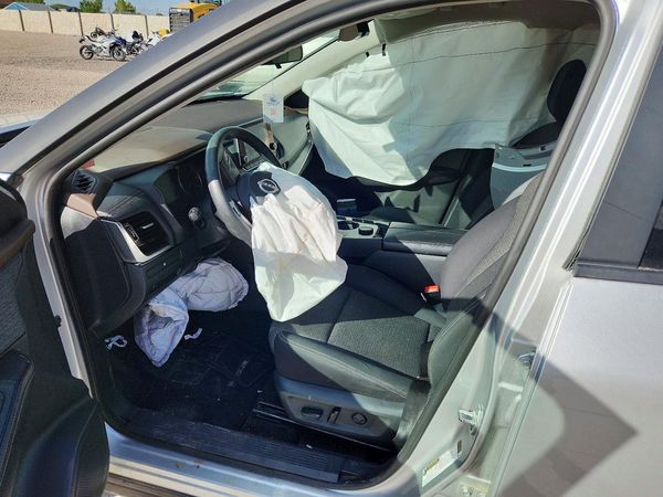 2023 NISSAN ROGUE SV — DENT
