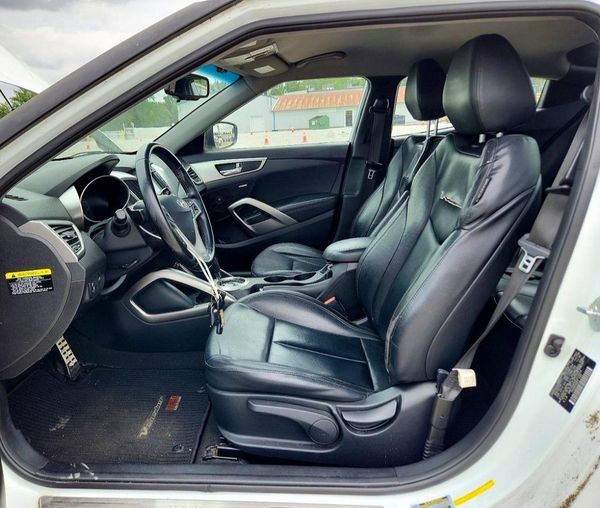 2014 HYUNDAI VELOSTER — DENT