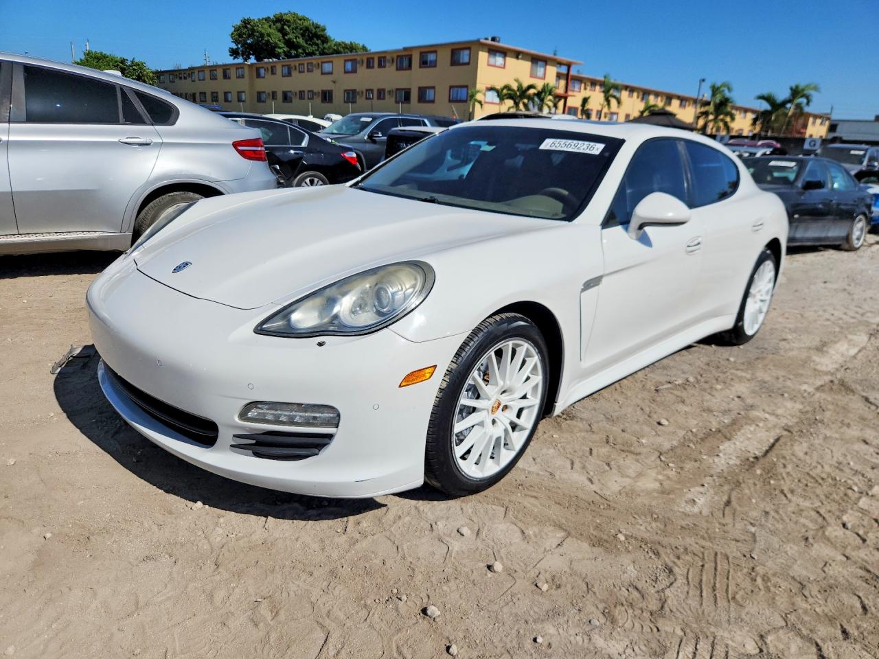 2012 PORSCHE PANAMERA S (2WD), 4S (4WD)