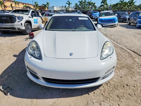 2012 PORSCHE PANAMERA S (2WD), 4S (4WD)