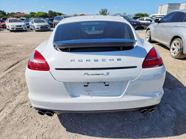 2012 PORSCHE PANAMERA S (2WD), 4S (4WD)