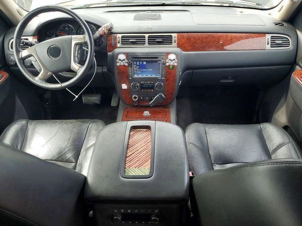 2012 CHEVROLET SUBURBAN LTZ