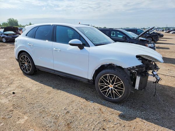 2024 PORSCHE CAYENNE