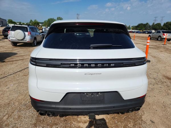 2024 PORSCHE CAYENNE