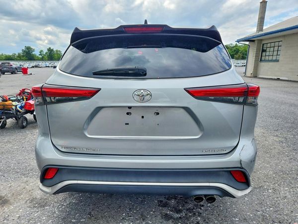 2021 TOYOTA HIGHLANDER XSE Nav & JBL