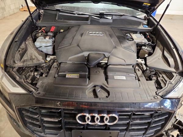 2021 AUDI Q8 quattro Premium